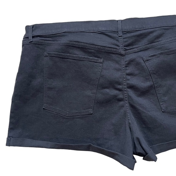 Old Navy Women’s Mid-Rise Wow Black Jean Shorts Plus Size 24 Stretchy Casual - Picture 8 of 10
